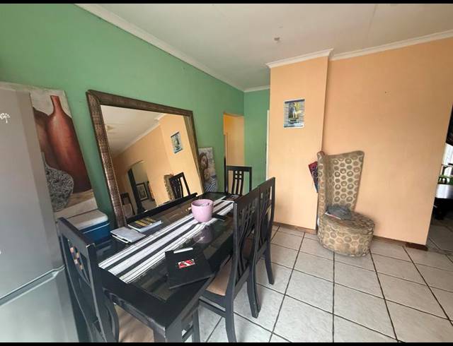 4 BEDROOM HOUSE FOR SALE IN ROOIHUISKRAAL